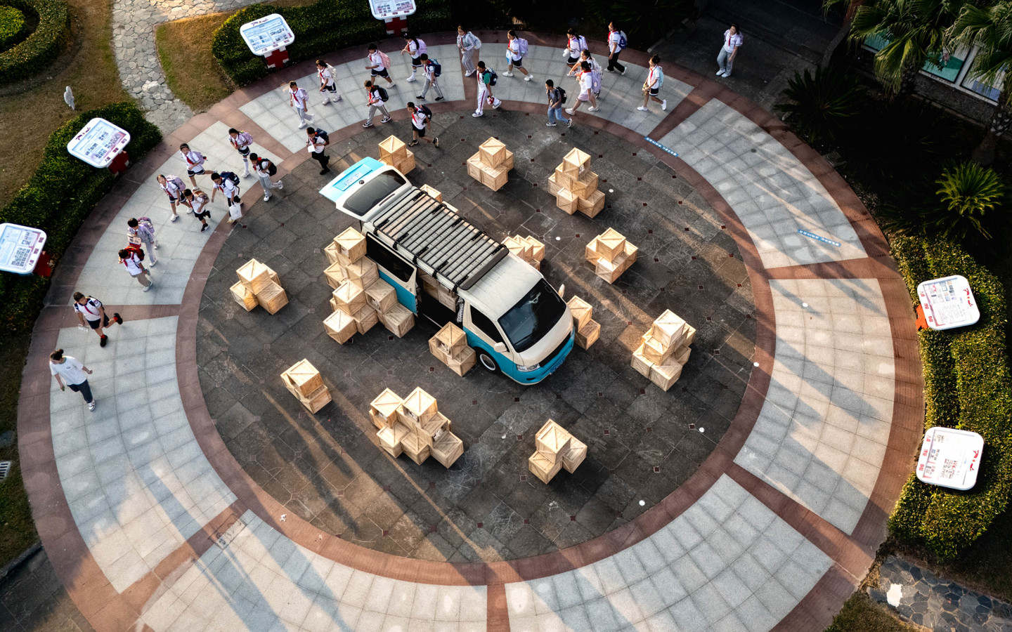 Variark: Mobile Eco-Lab